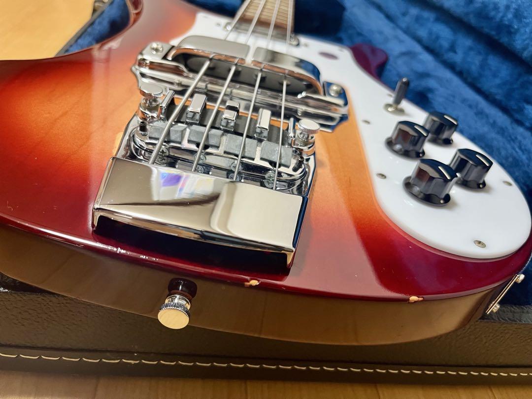 ベース Rickenbacker 4001 V63 Fireglo