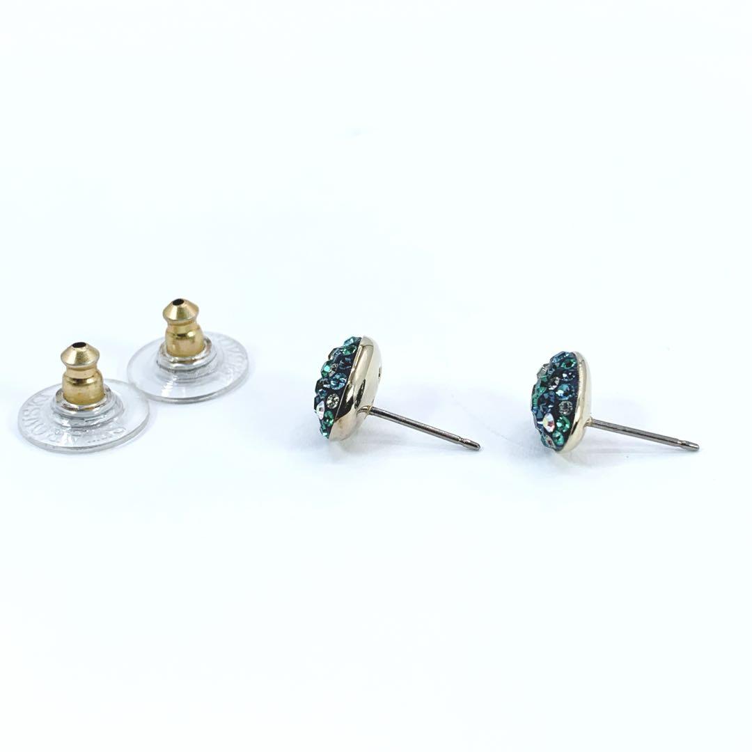 【極美品】SWAROVSKI　スワロフスキー　マルチカラー　ピアス　卵型　小さめ