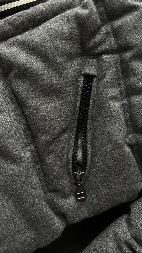 Moncler ダウンジャケット グレー