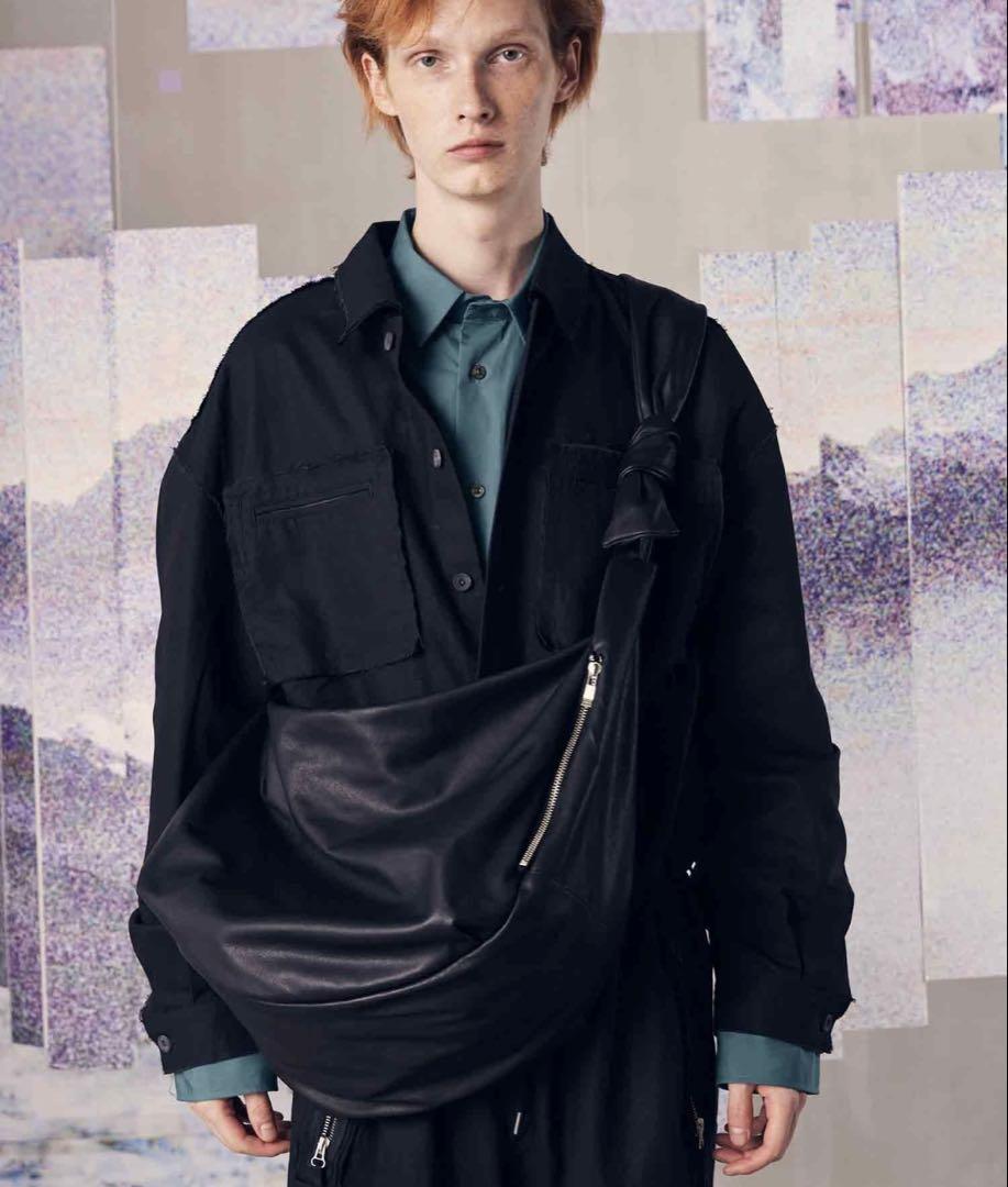 MAISON SPECIAL レザーショルダーバナナバッグ