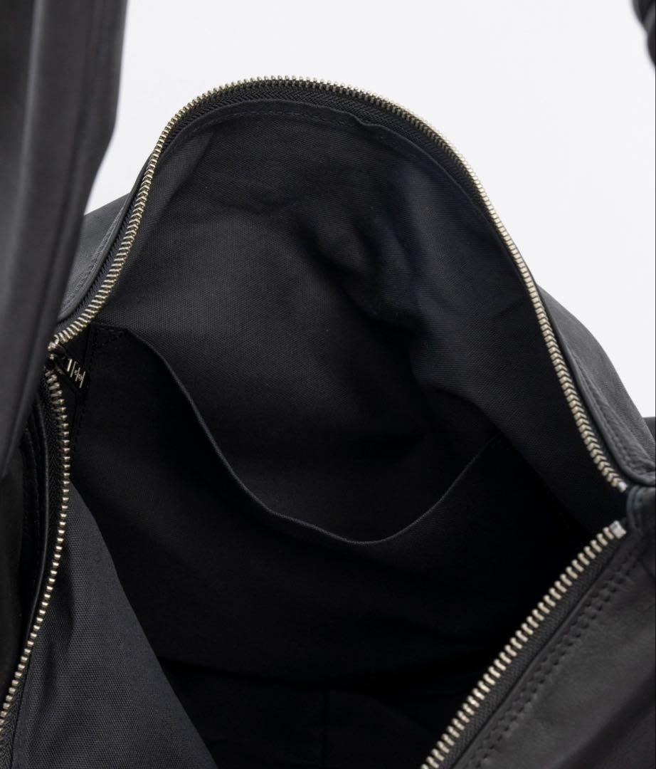 MAISON SPECIAL レザーショルダーバナナバッグ