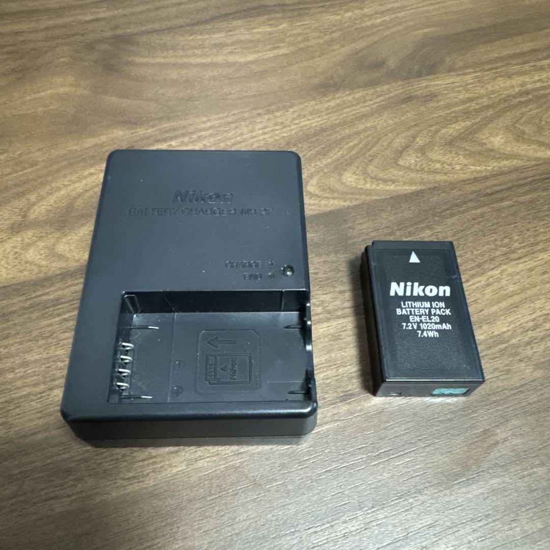 Nikon 1 J3 レッド レンズ2つ付き（ジャンク品）