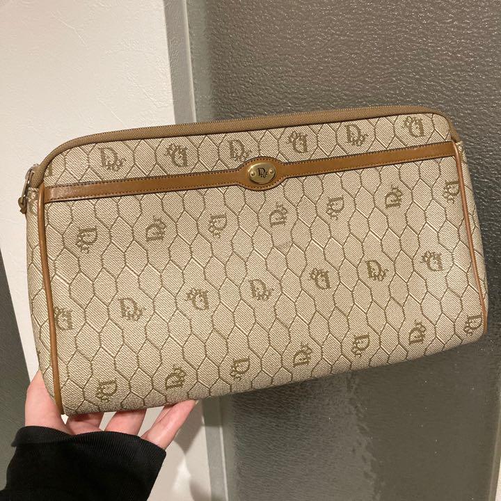 注目ブランドのギフト ❤️Christian Dior ハニカム柄 クラッチバッグ 注目ブランドのギフト ❤️Christian Dior ハニカム柄 クラッチバッグ