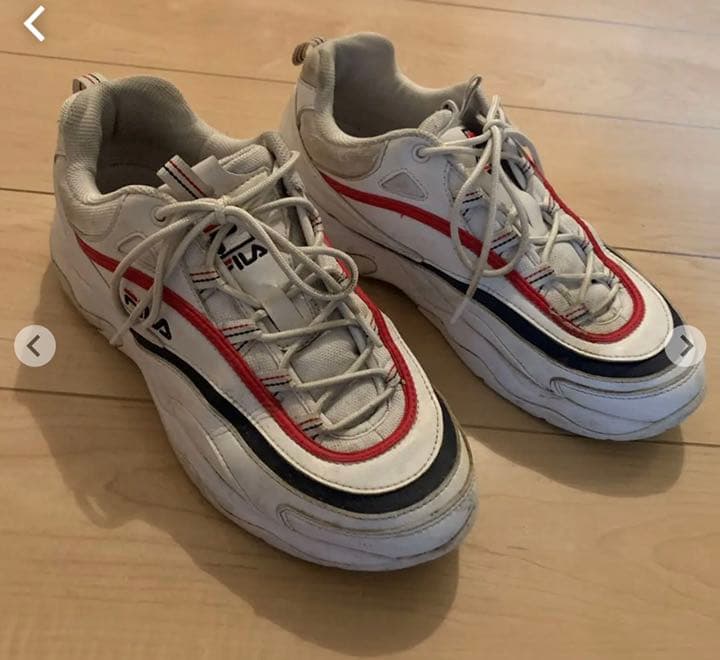 メルカリ Fila ダッドスニーカー 韓国風 フィラ 3 555 中古や未使用のフリマ