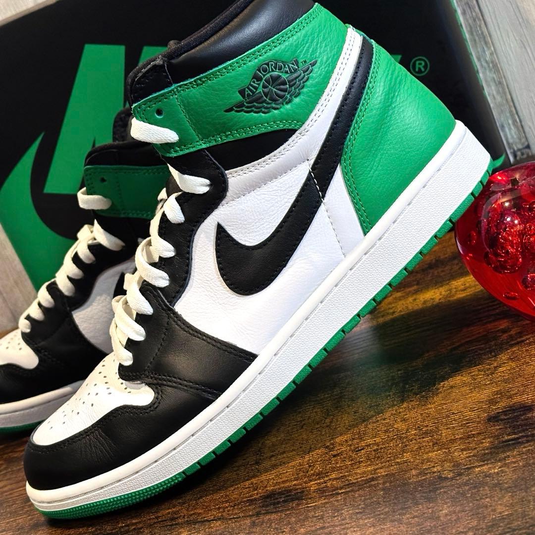 NIKE AIR JORDAN 1 RETRO