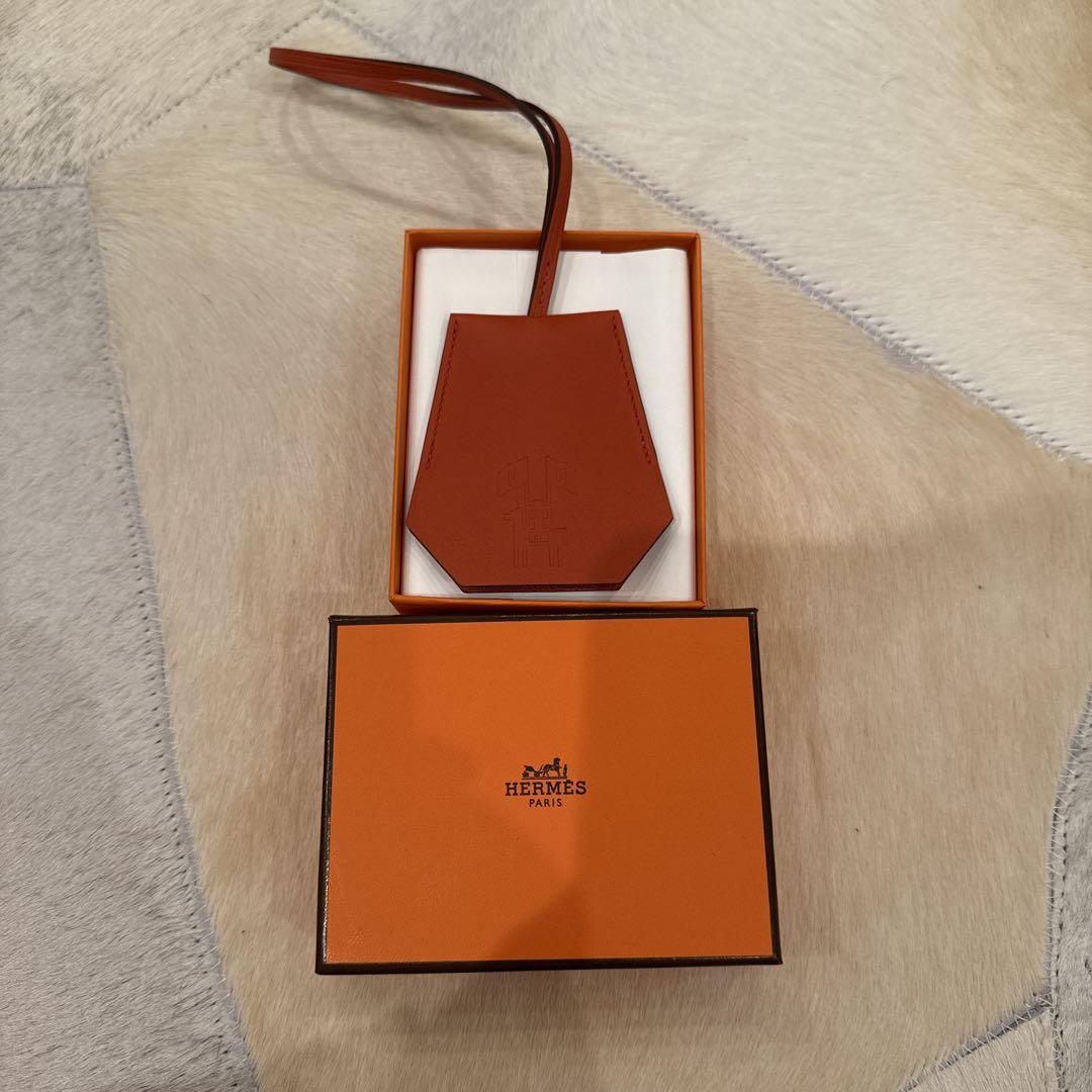 HERMES オレンジレザー