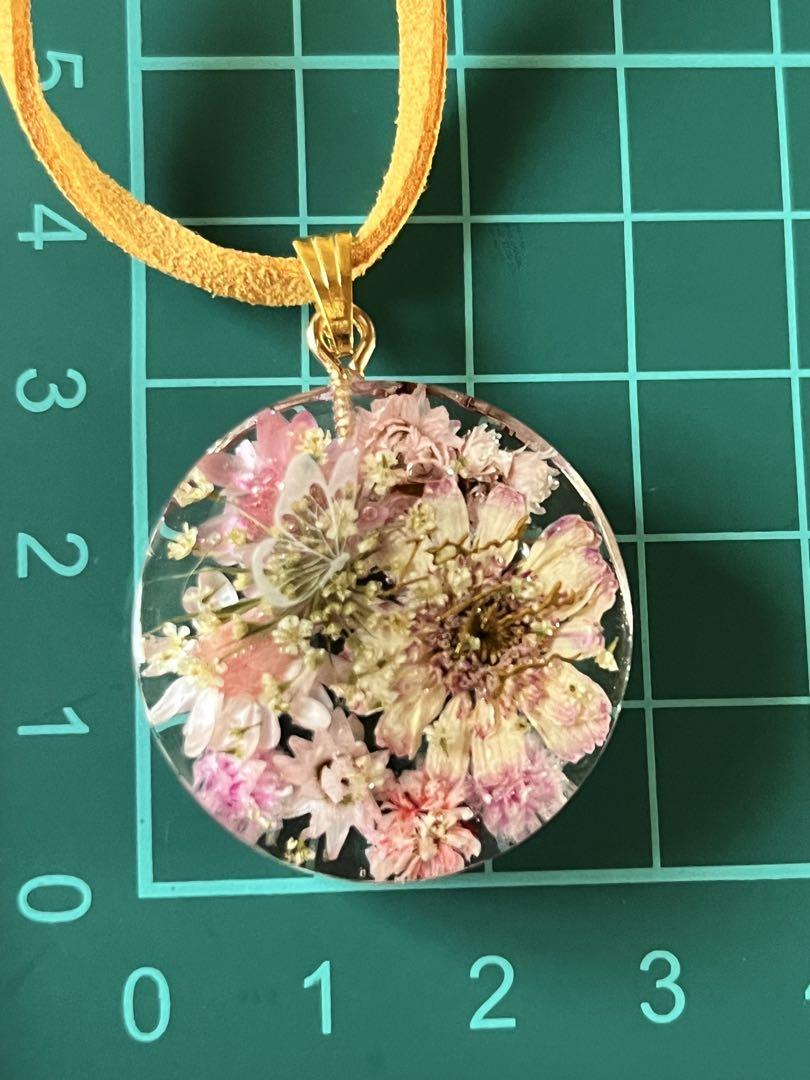 【1200】sky　レジン　マトリカリア　ネックレス　ペンダント 907】レジン マトリカリア ネックレス ペンダント ハンドメイド