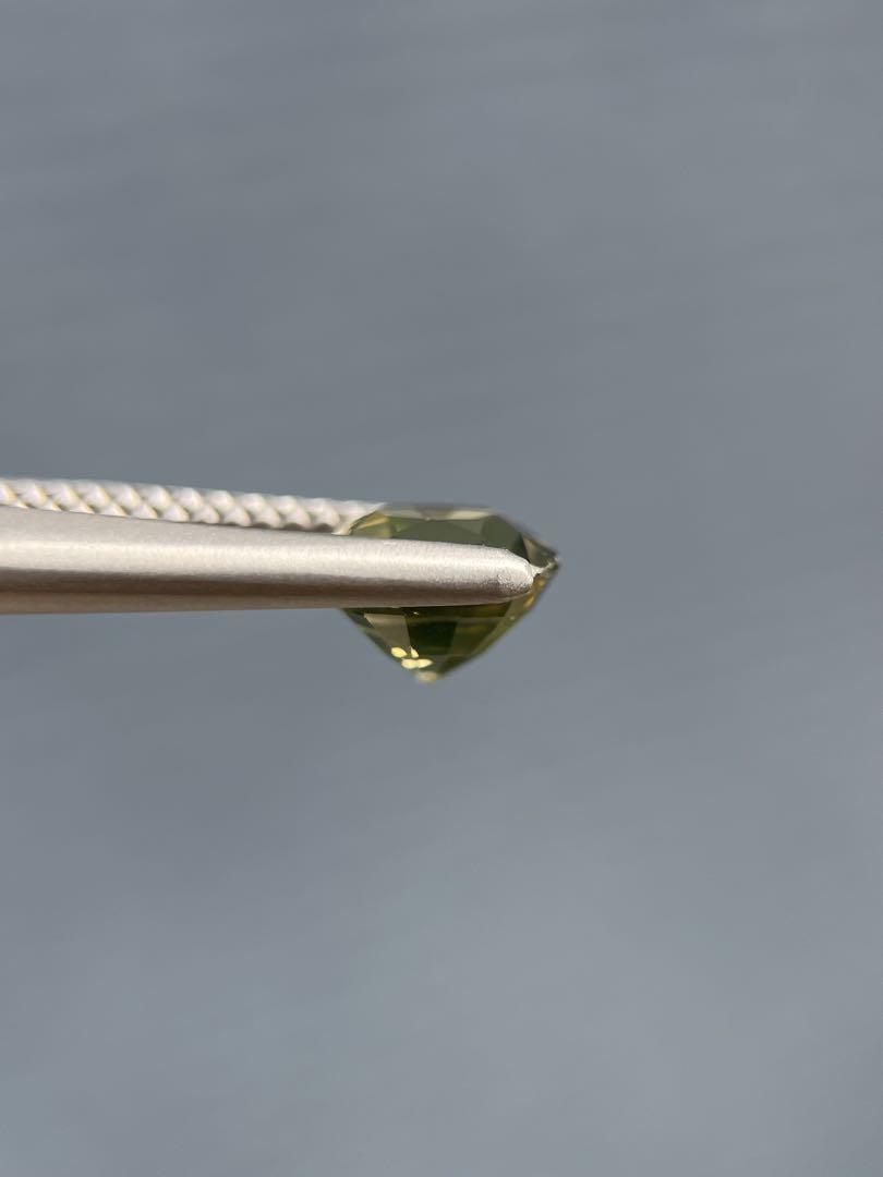 グリーンジルコンルース1.8ct Natural green ZirconC50
