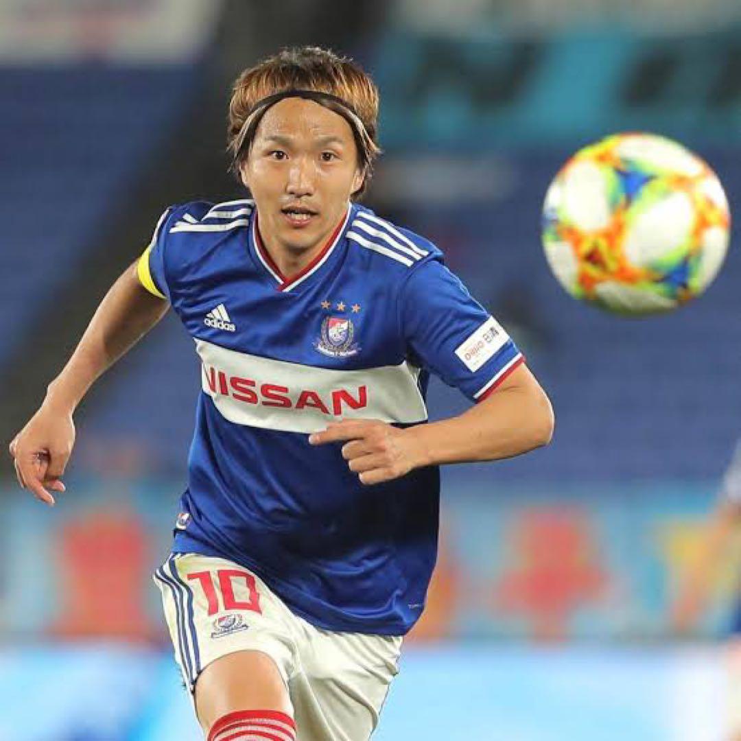 横浜Fマリノス 背番号10、アウエーユニ