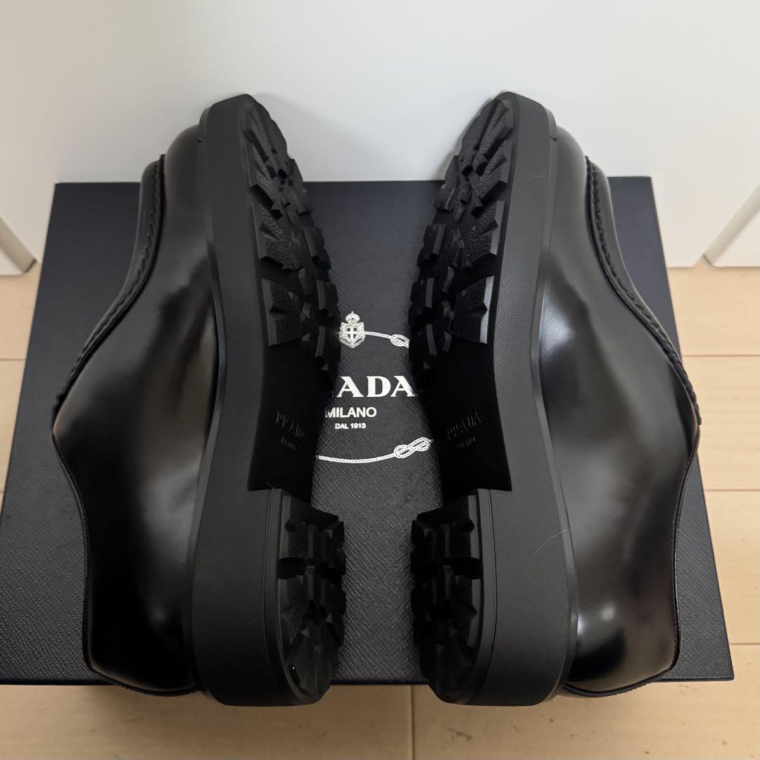 PRADA ブラックレザー ローファー 7.5