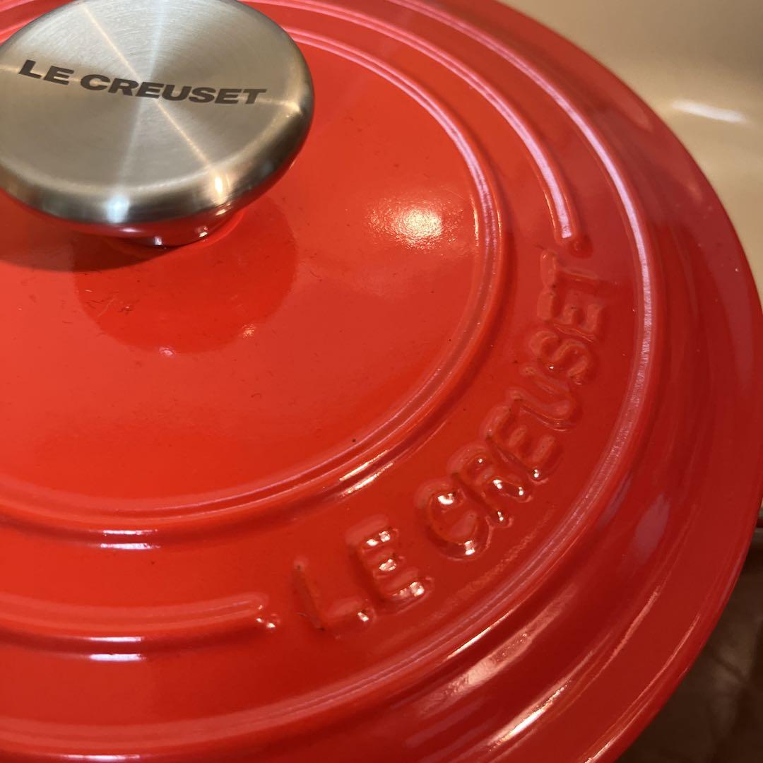新品未使用　LE CREUSET CHILI RED 両手鍋