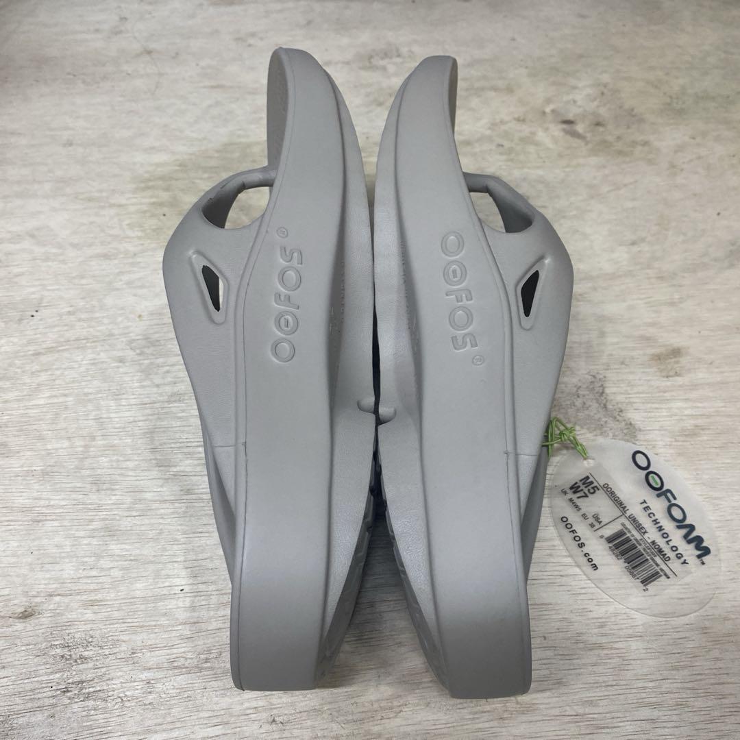 新品 OOFOS OOriginal トングサンダル Nomad 24cm