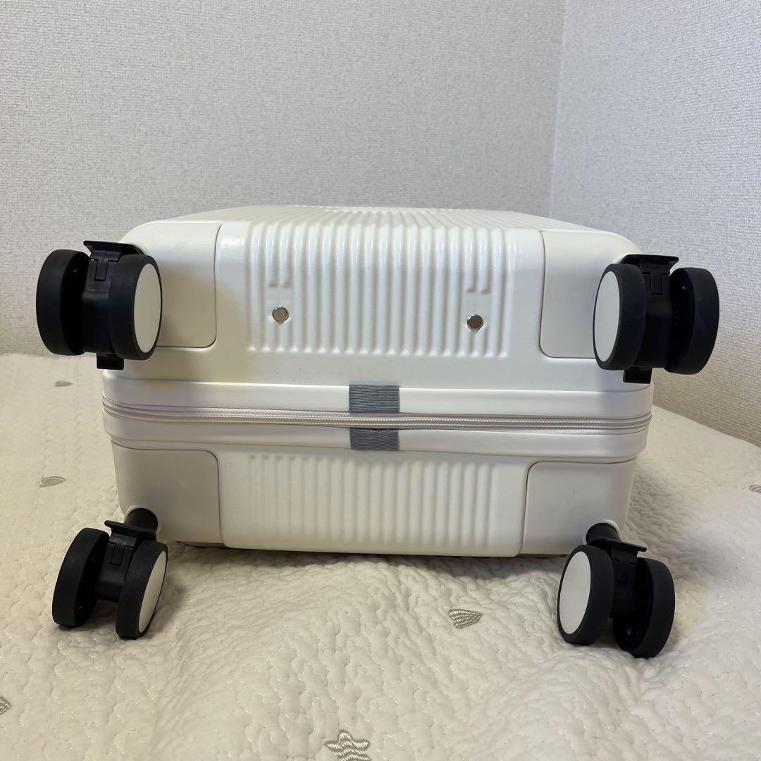 多機能⭐️スーツケース 白 S フロントオープン ドリンクホルダー 充電ポート付き