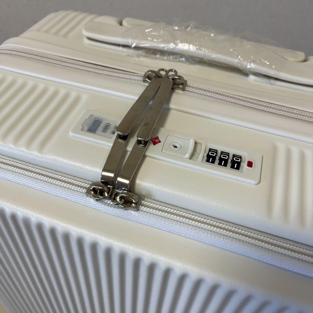 多機能⭐️スーツケース 白 S フロントオープン ドリンクホルダー 充電ポート付き