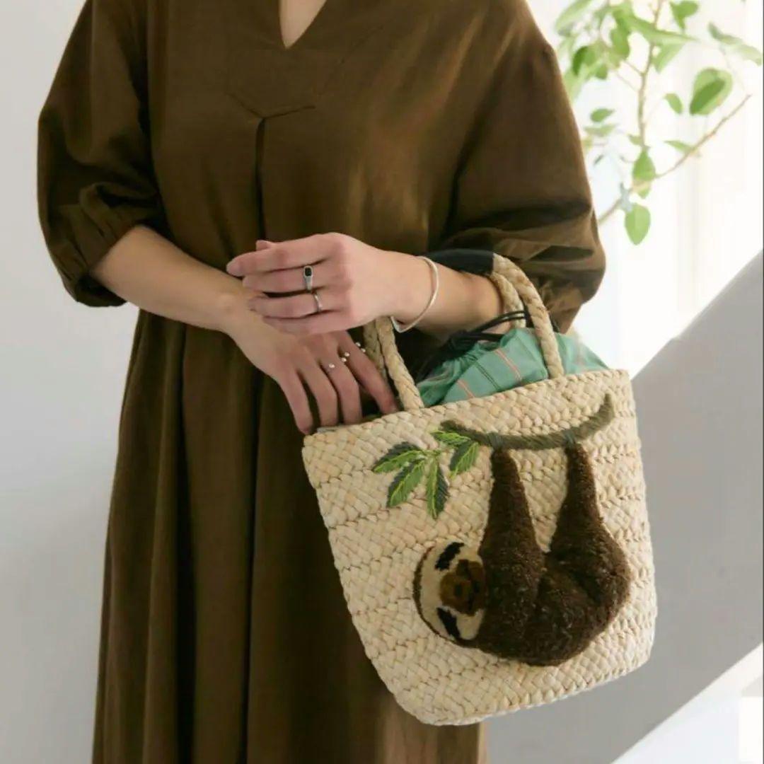 イアパピヨネ かごバッグ なまけもの 巾着 人気のお品 - メルカリ