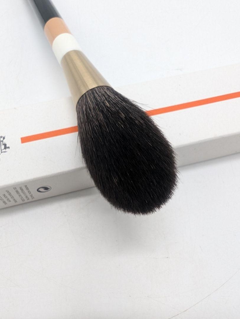 （M.H）HERMÈS フェイスパウダーブラシ M.H）HERMÈS フェイスパウダーブラシ メイク道具・化粧小物