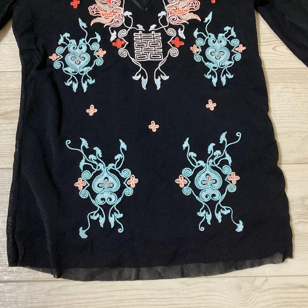 VIVIENNE TAM ヴィヴィアンタム　刺繍カットソー
