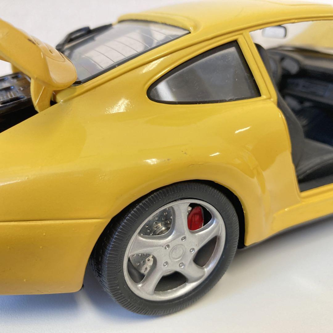 ポルシェ911 993ターボ　ミニカー　1/18 スピードイエロー