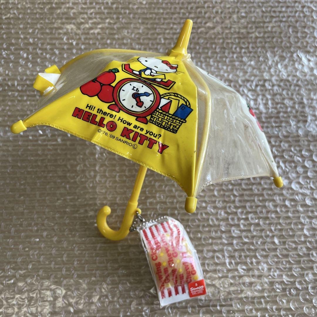 昭和レトロ　ハローキティプチパラソル　傘　マスコットキーホルダー サンリオ ミニ パラソル ハローキティ キティちゃん 傘 グッズ