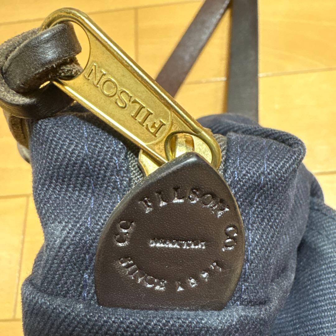 FILSON フィルソン ツイルトートバッグ ジッパー70261 ネイビー FILSON フィルソン ツイルトートバッグ ジッパー70261 ネイビー