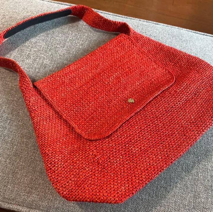 季節のおすすめ商品 Helen Kaminski ラフィア ショルダーパッグ(肩