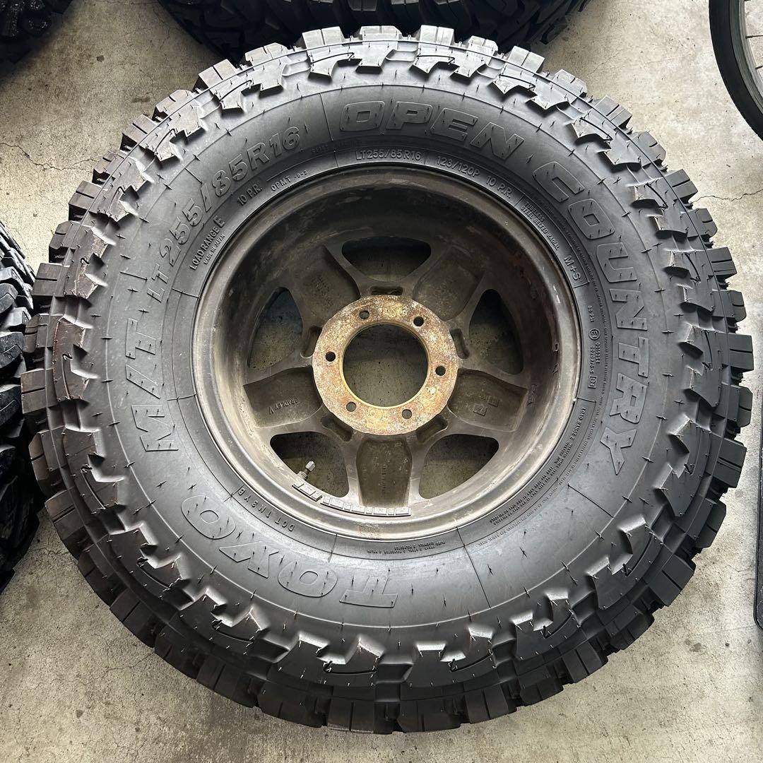 ブラッドレーV TOYO OPEN COUNTRY M/T 255/85R16