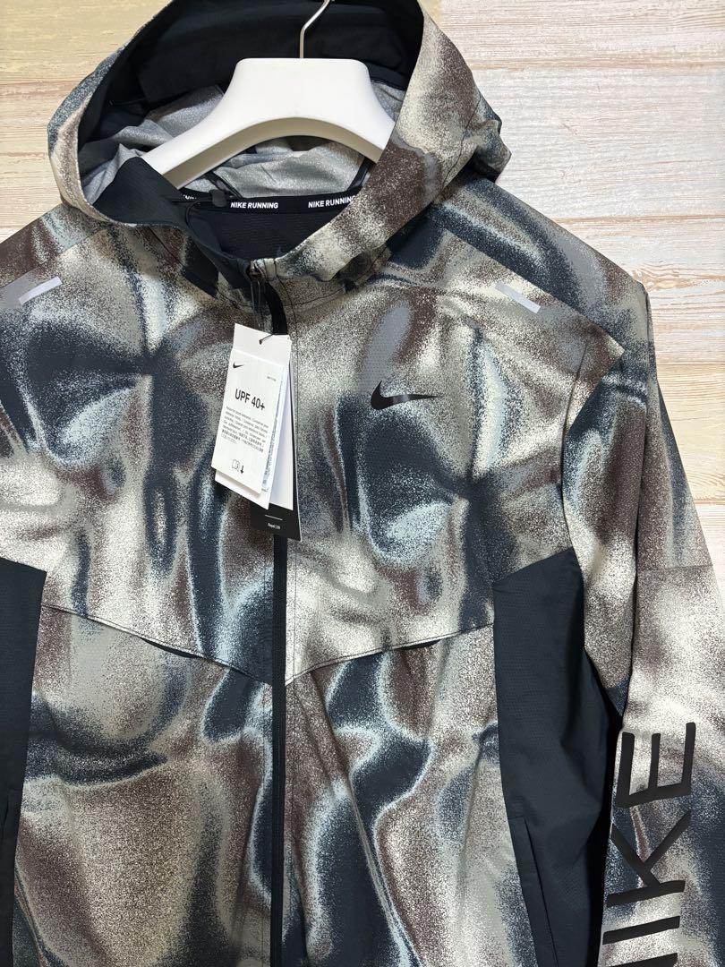 新品 Lサイズ　NIKE ナイキ　レペル UV ウインドランナー　ジャケット
