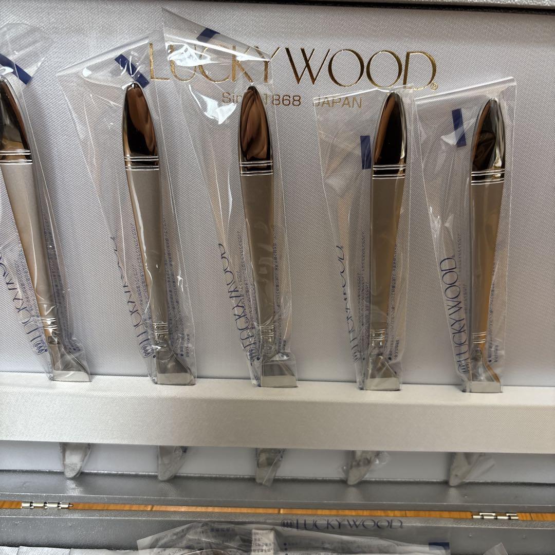 なお様 箱なし】新品未使用】LUCKY WOOD カラトリー 5種類x5本 新品未使用品 LUCKY WOOD カラトリー 5種類x5本 - メルカリ