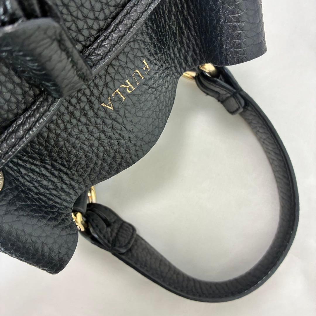 美品✨フルラ コスタンザ 巾着 2wayショルダーバッグ　ブラック　黒 美品✨フルラ コスタンザ 巾着 2wayショルダーバッグ ブラック