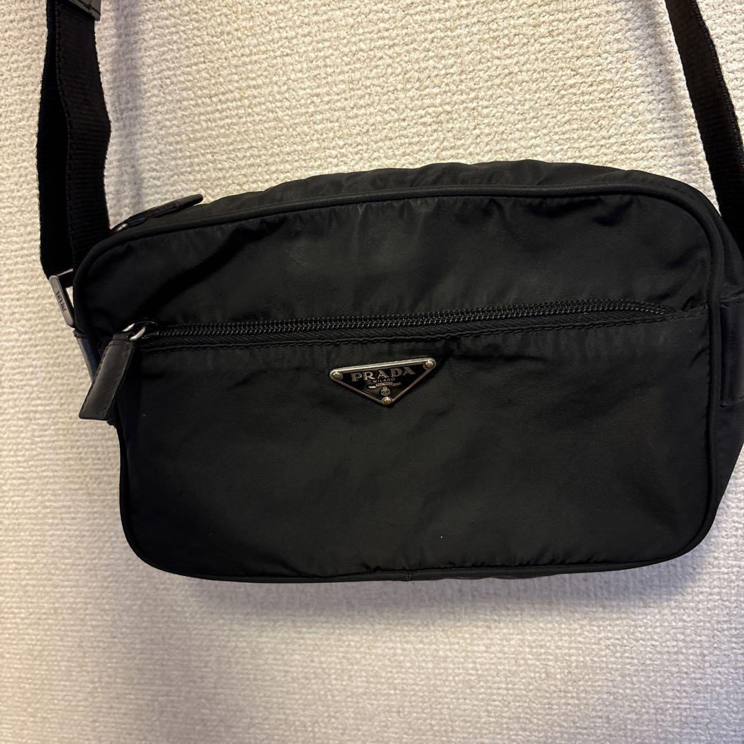 【かなり美品】PRADA ブラック ショルダーバッグ