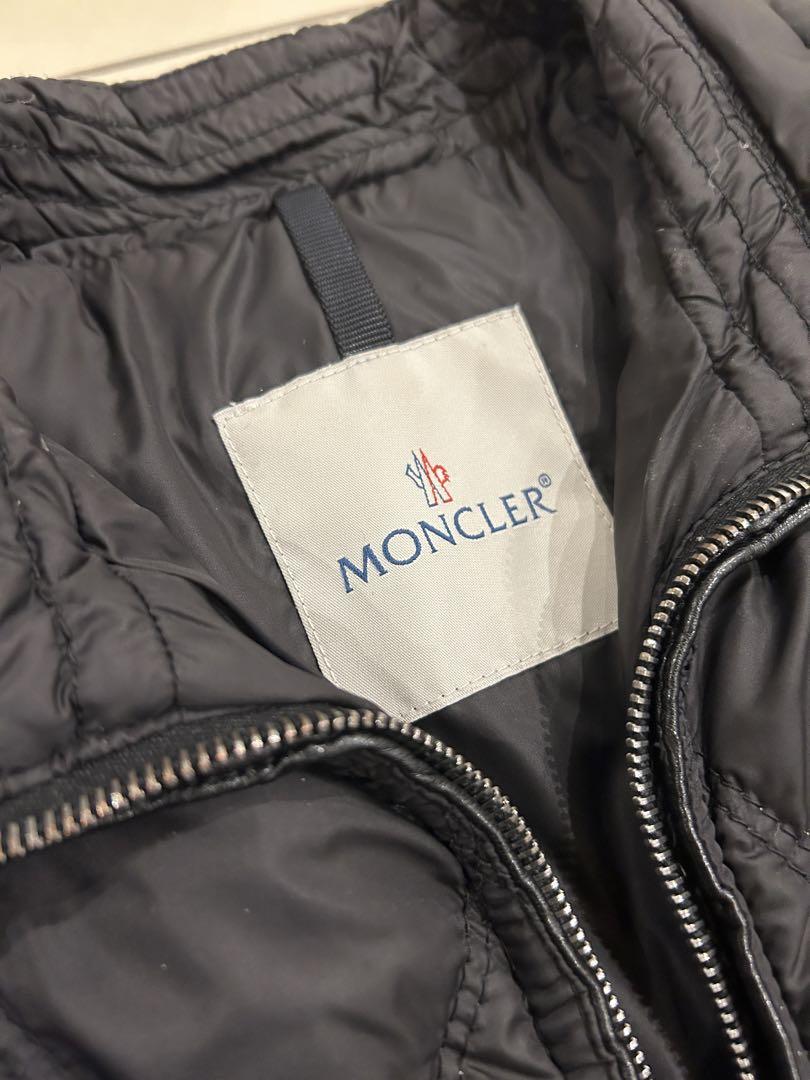 モンクレールMONCLER黒ダウンコート