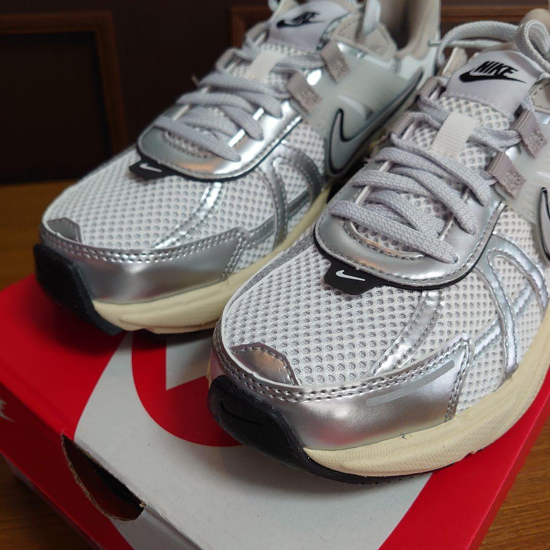 未使用スニーカー23.5cm NIKEナイキ V2K RUN ラン 画像4