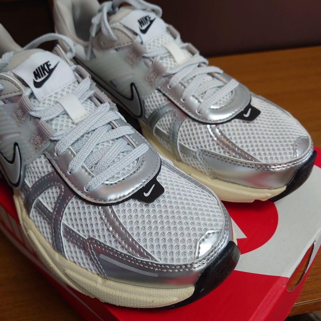 未使用スニーカー23.5cm NIKEナイキ V2K RUN ラン 画像9