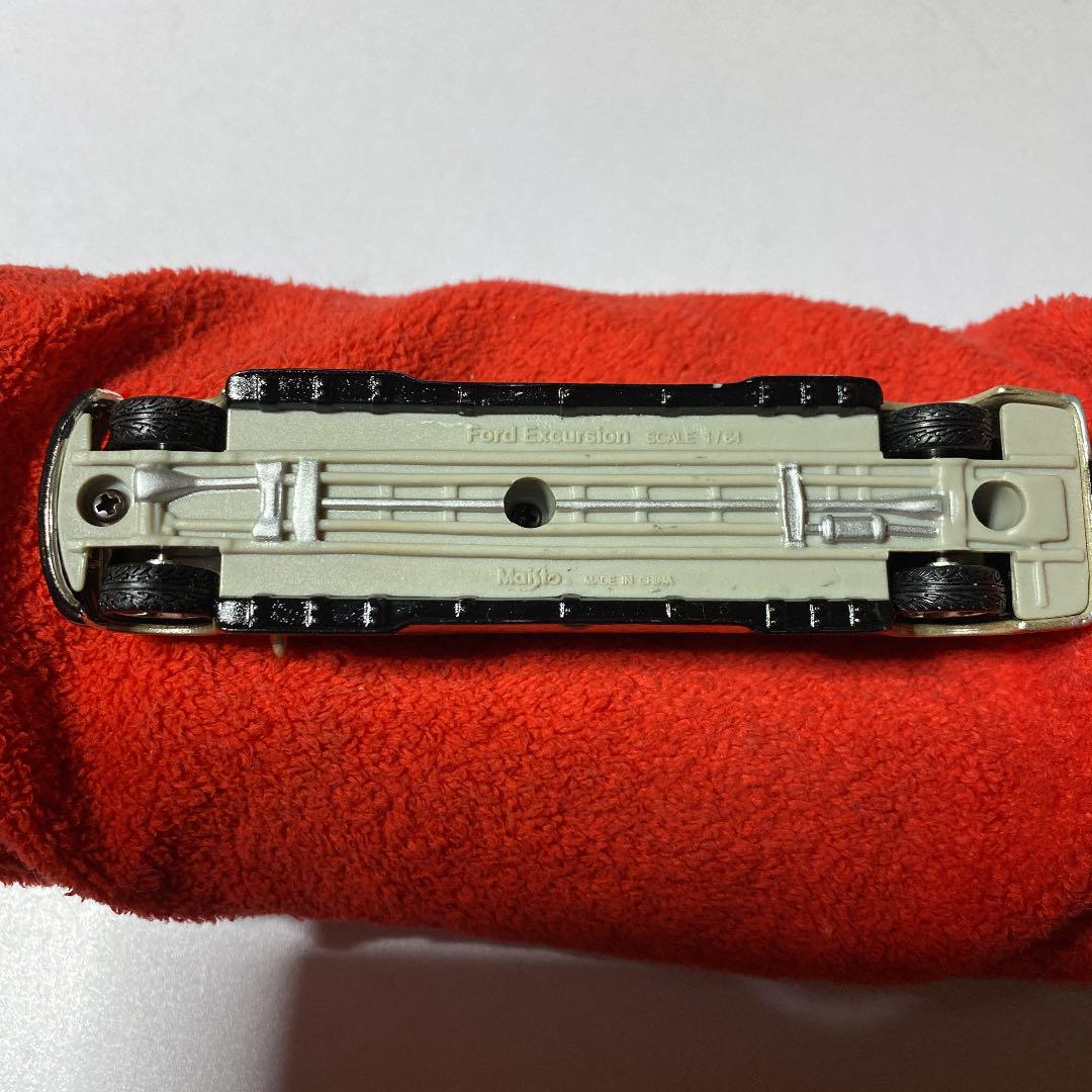 ◇1/18☆2002フォードエクスカージョンリムジン・黒・新品 商品