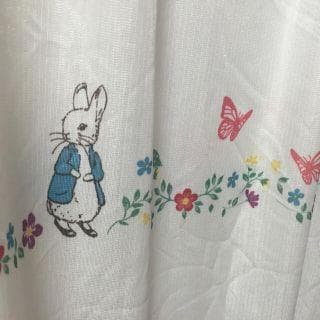 ウサギと蝶のホワイトカーテン