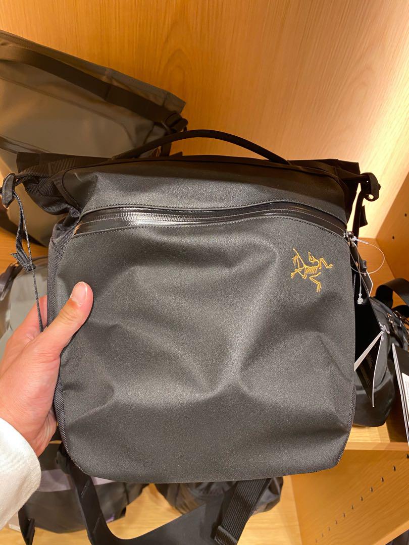 Arc'teryx ブラック ショルダーバッグ