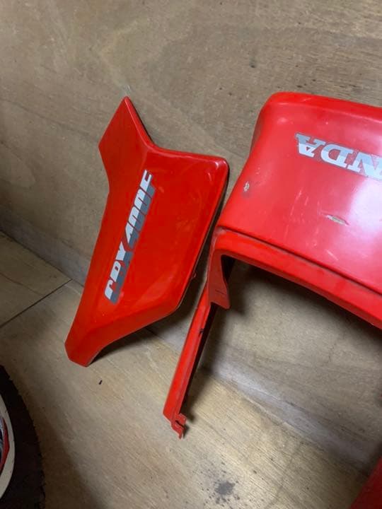 ＣBX400F　純正タイプ　テールカウル・サイドカバー　FRP製　高強度 ◇◇ＣBX400F 純正タイプ テールカウル・サイドカバー FRP製 高強度