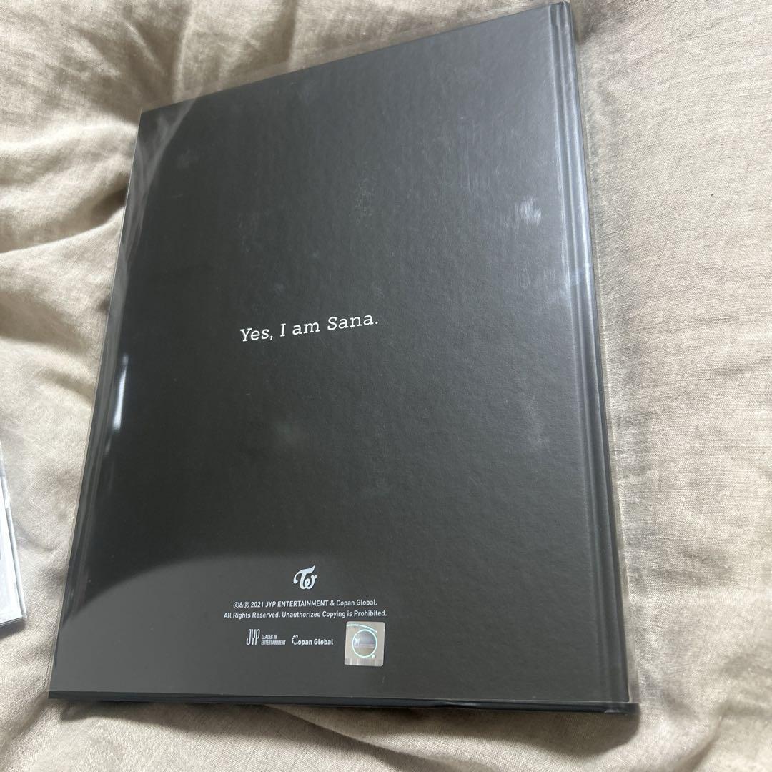 Yes, I am Sana. 1st Photobook 特典トレカ付き