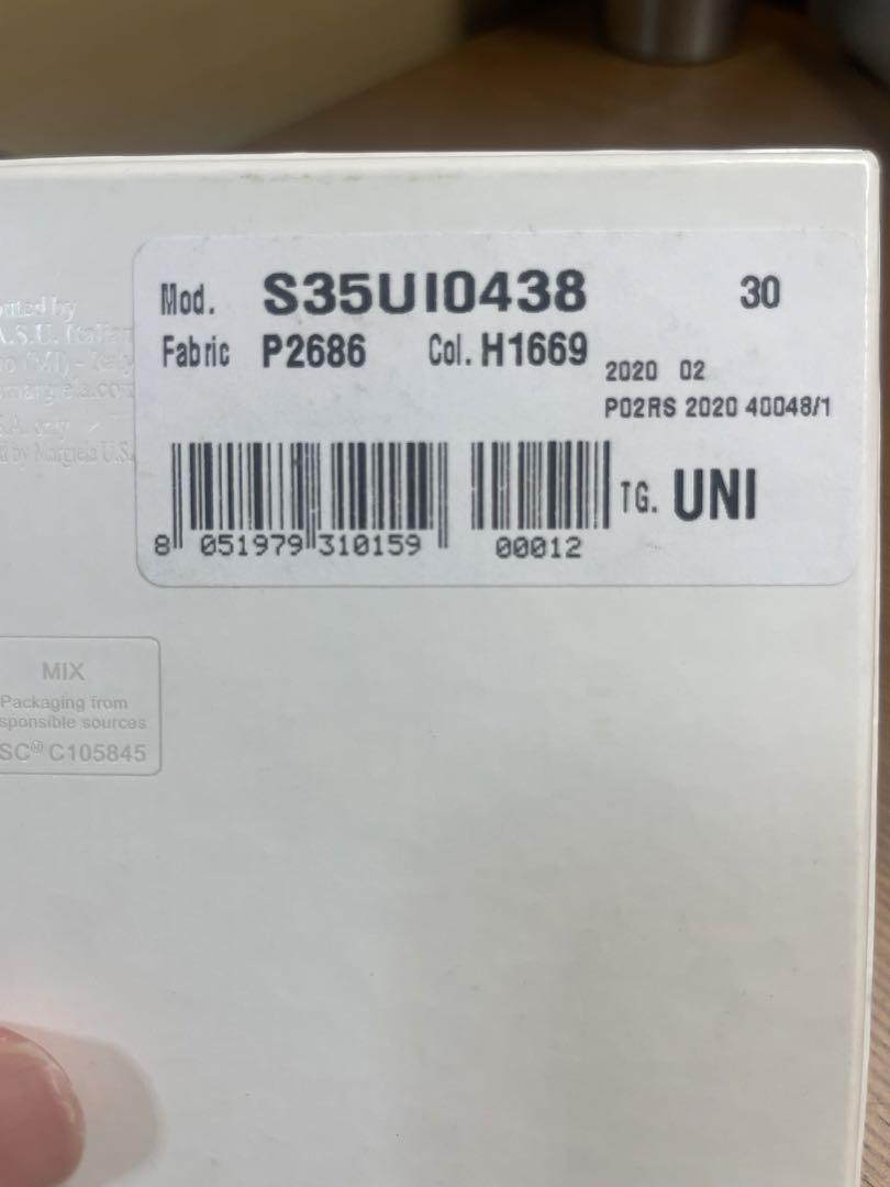 メゾンマルジェラ二つ折り財布