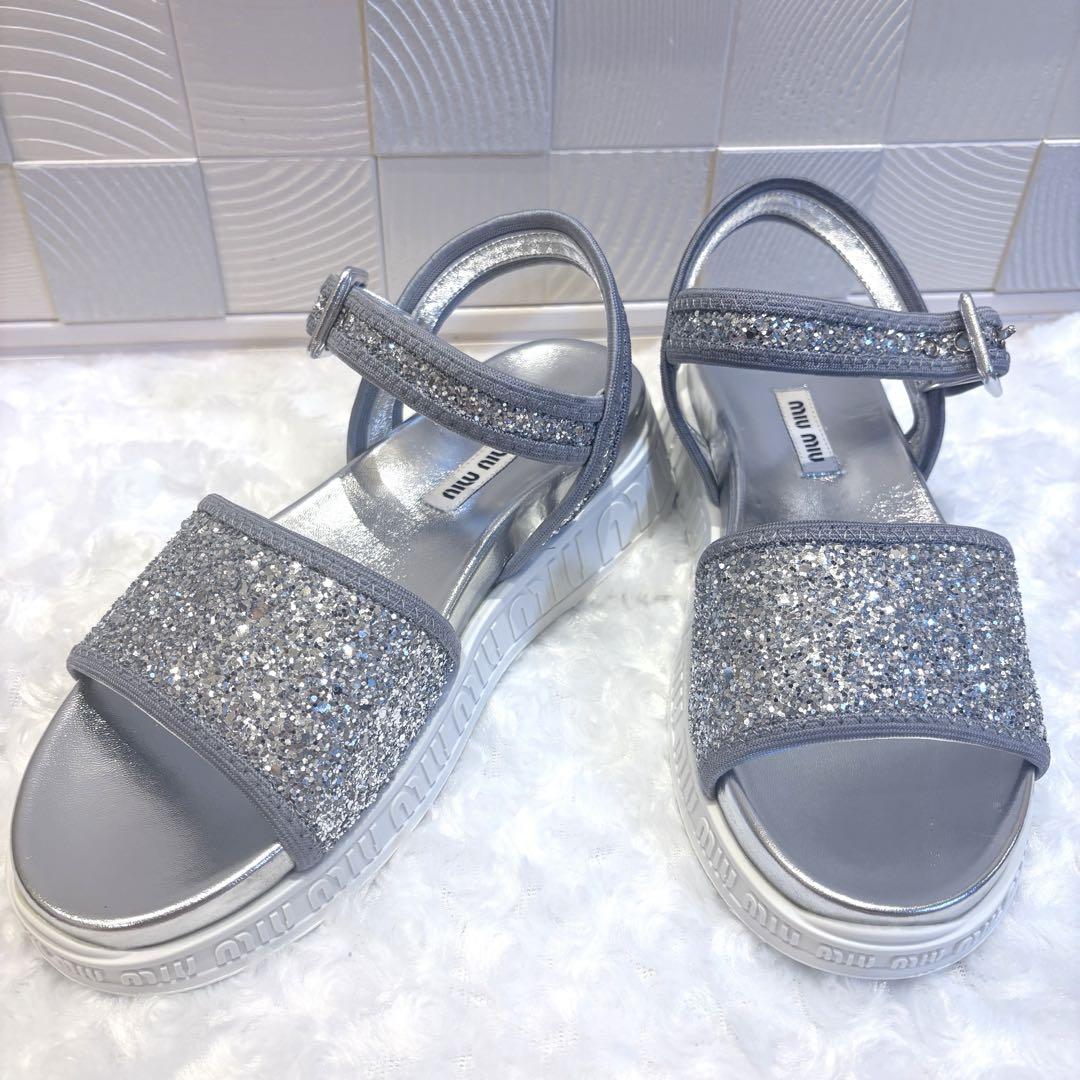 新品未使用】MIU MIU キラキラグリッター ロゴ入りラバー