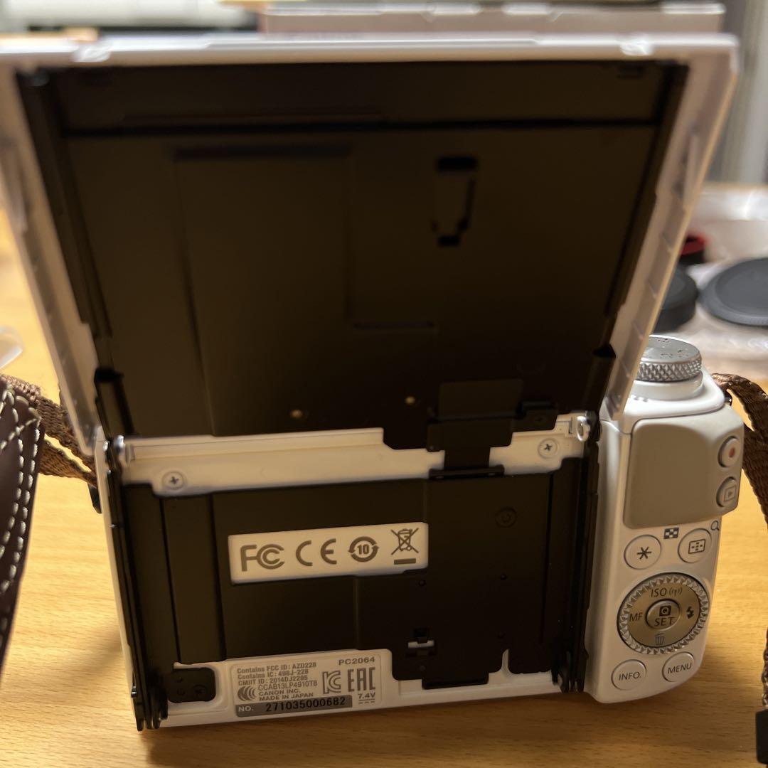【美品】CANON  EOS M3 ダブルレンズキット ミラーレス一眼カメラ