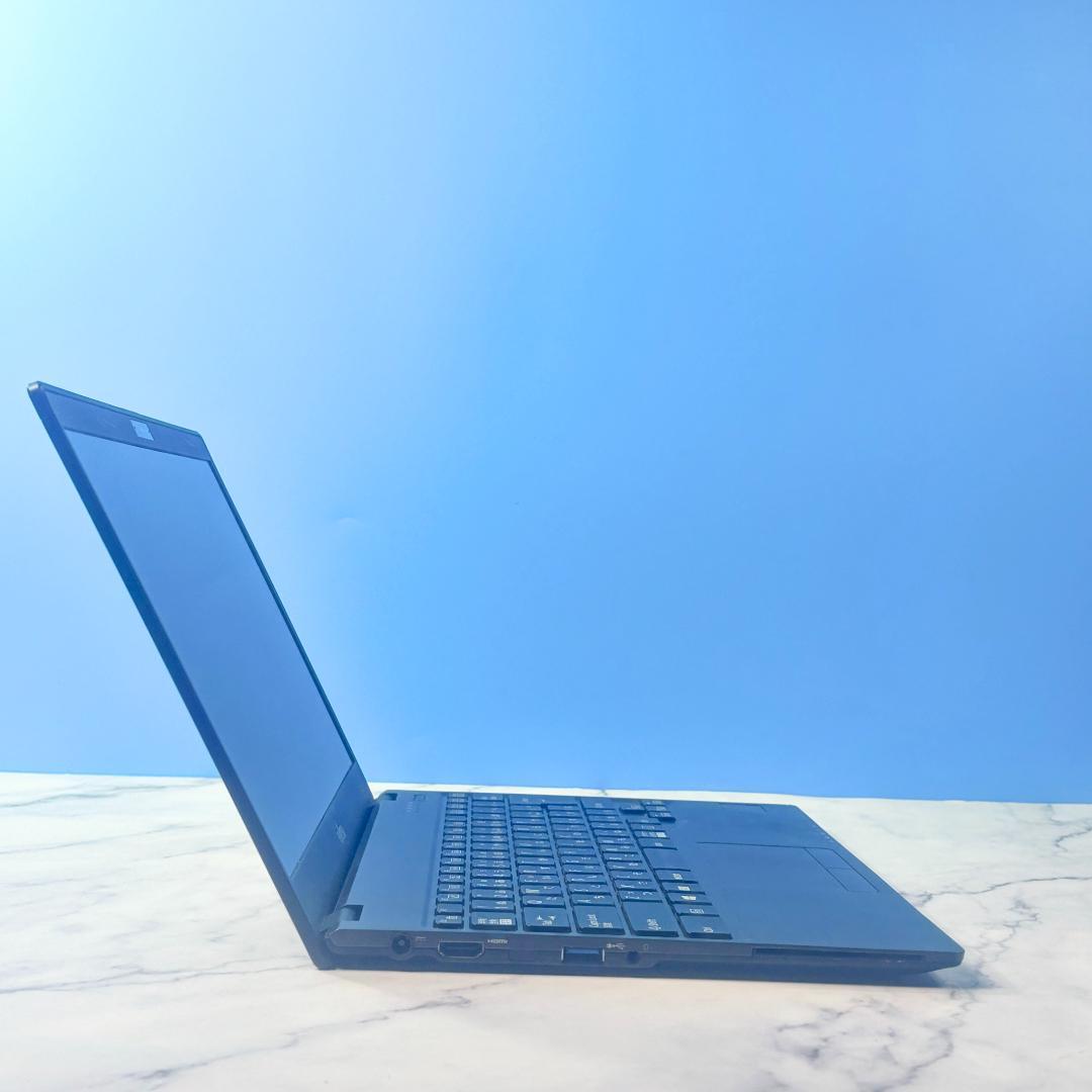 売れてます☆薄くて軽い！指紋センサー付・SSD・8GB・Win11