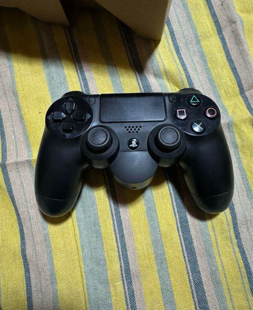 PS4 本体 1TB コード3本 純正背面パッド付PlayStation4 UP786_INFO