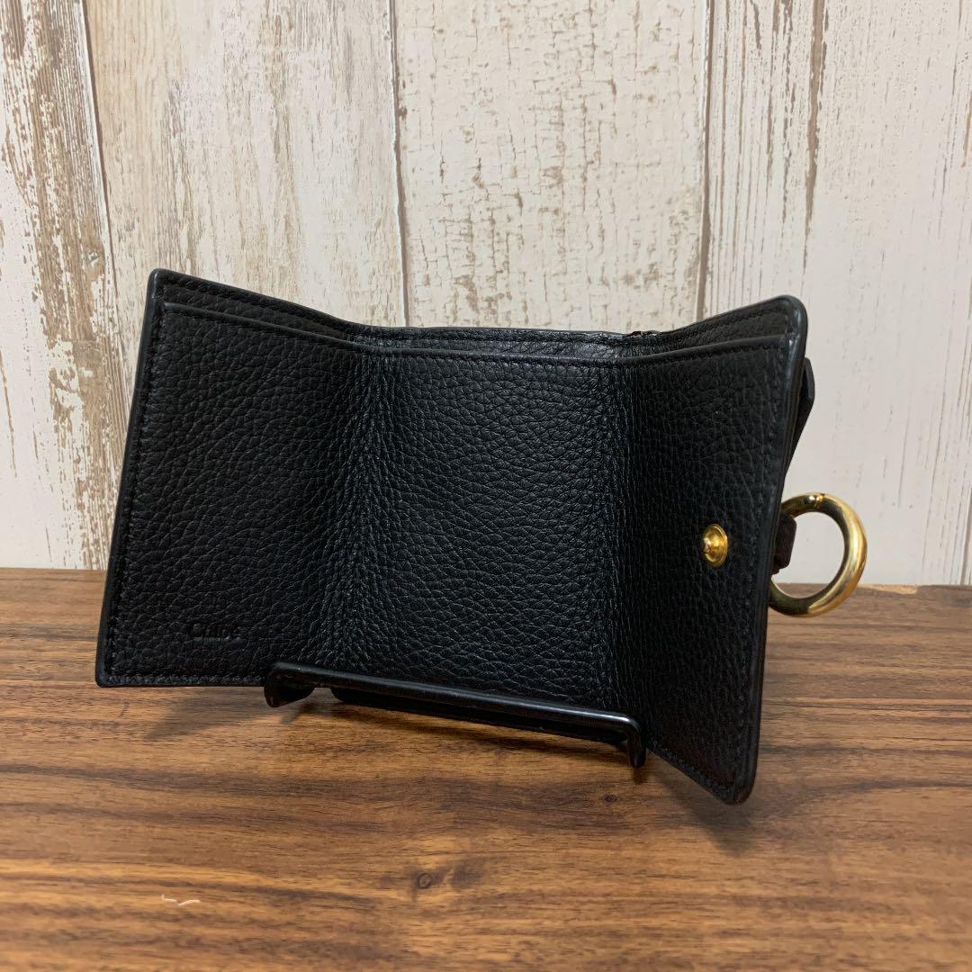 Chloe クロエ アルファベットチャーム 三つ折り 財布 - メルカリ