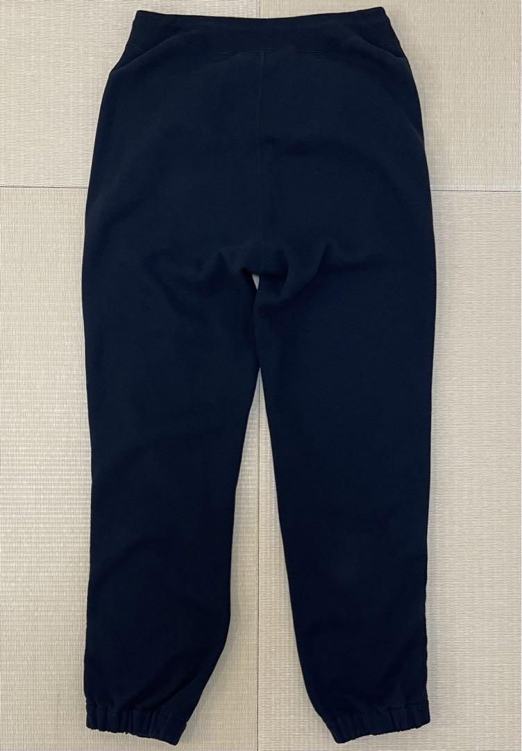 BLACK 黒