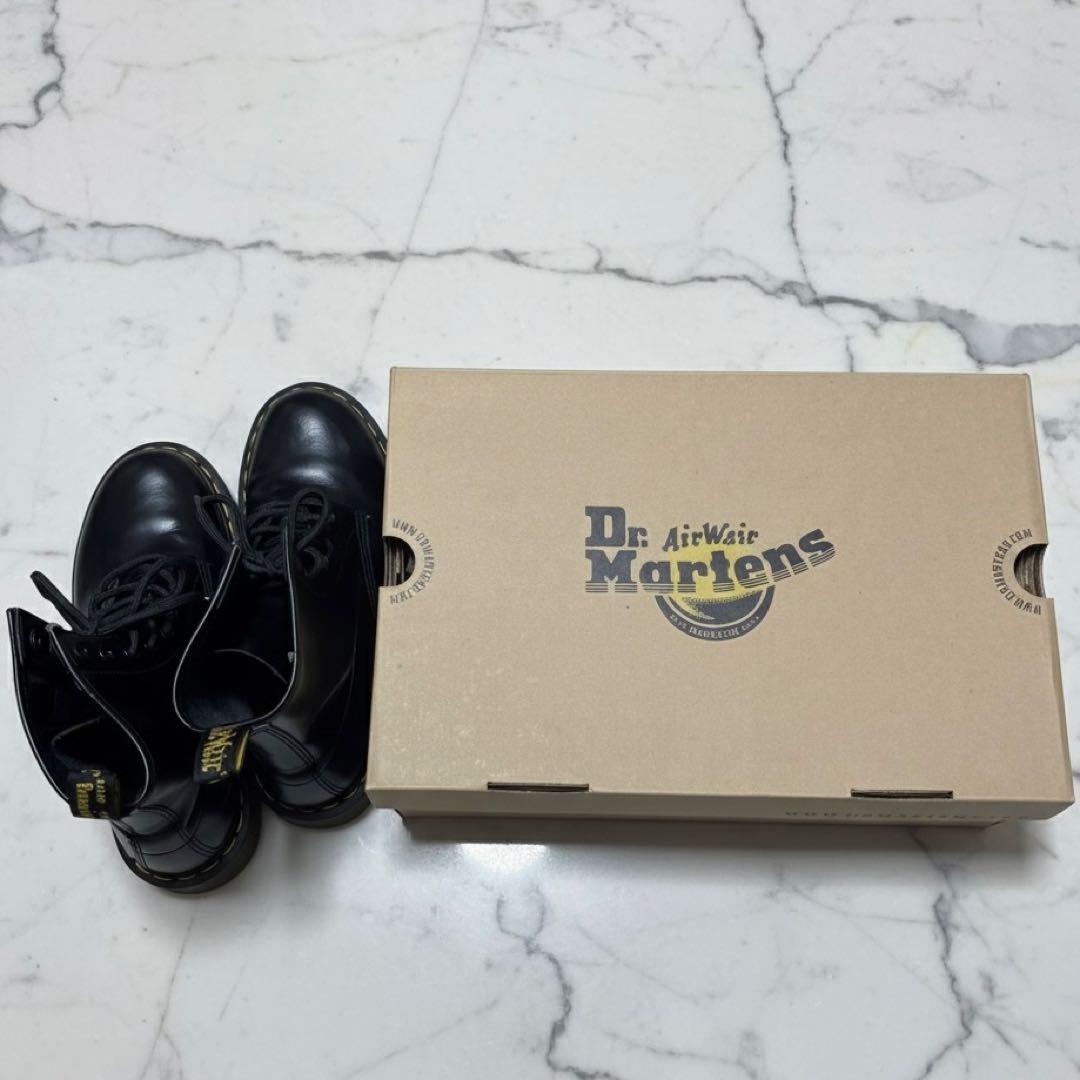 Dr. Martens 1460 8ホールブーツ ブラック スムースレザー Dr. Martens 1460 8ホールブーツ ブラック スムースレザー