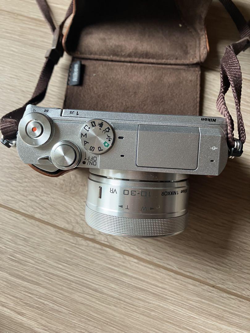 でんでん　 Nikon 1 J5 デジタルカメラ 本体とレンズ付き