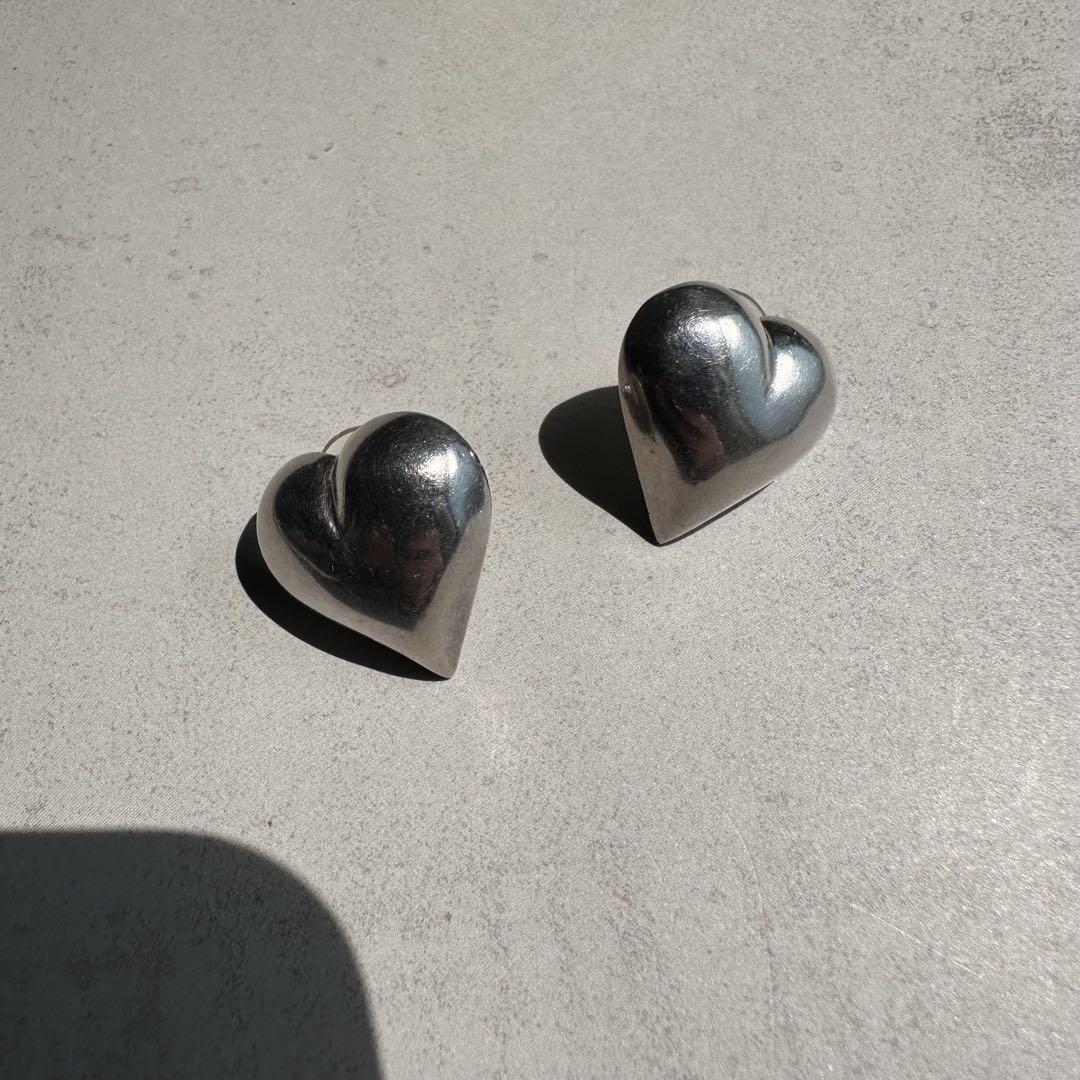 ヴィンテージ！ Puffy Love Heart Studs ピアス