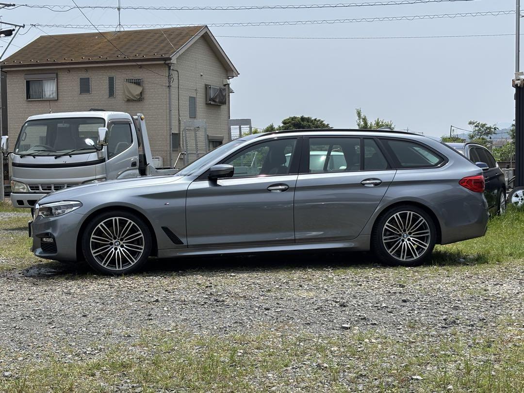 BMW 523iツーリング　Mスポーツ　G31