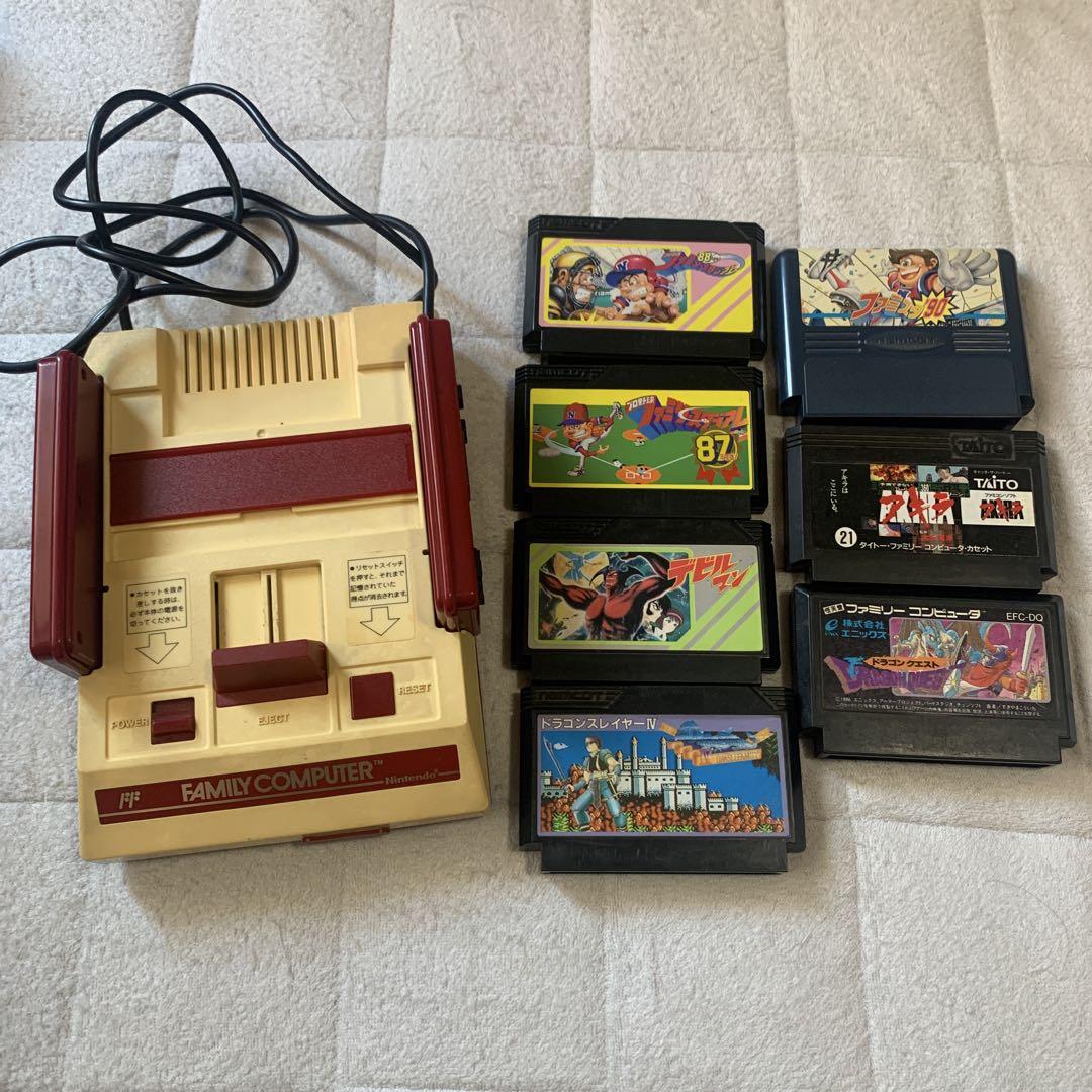 ファミリーコンピュータ　本体　ソフト 7,000円